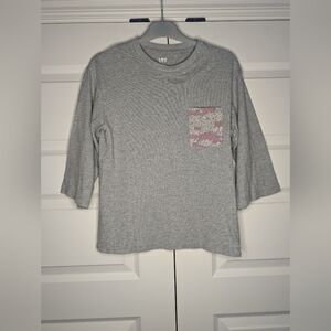 Uniqlo x Disney Womens XS Grey 3/4 Sleeve 'Mickey you're the best' on Back